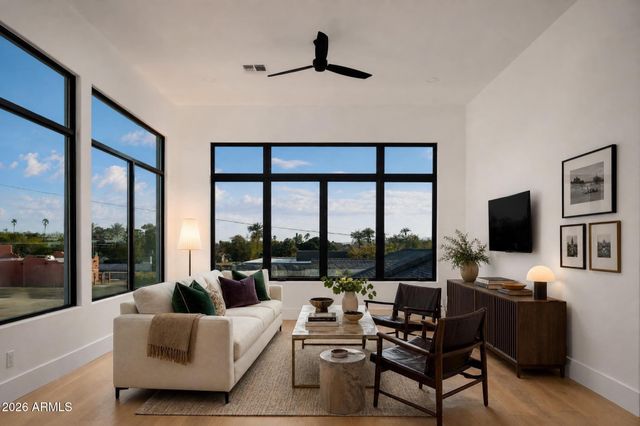 4120 N 44TH Place, Phoenix, AZ 85018