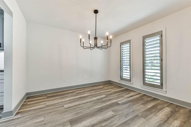 4102 Honey Oaks Drive, Taylor Lake Village, TX 77586