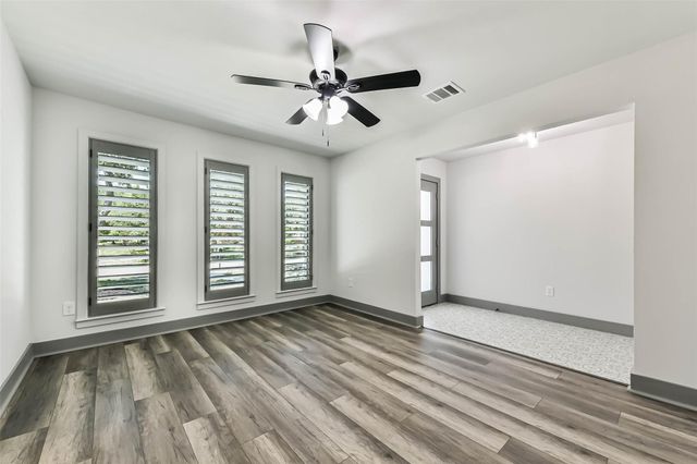 4102 Honey Oaks Drive, Taylor Lake Village, TX 77586