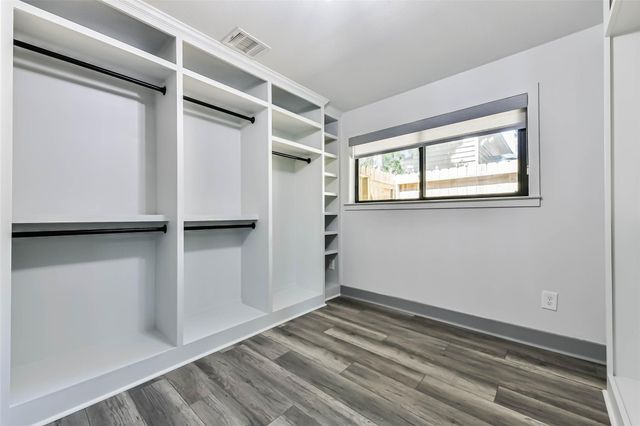 4102 Honey Oaks Drive, Taylor Lake Village, TX 77586