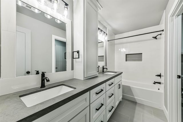 4102 Honey Oaks Drive, Taylor Lake Village, TX 77586