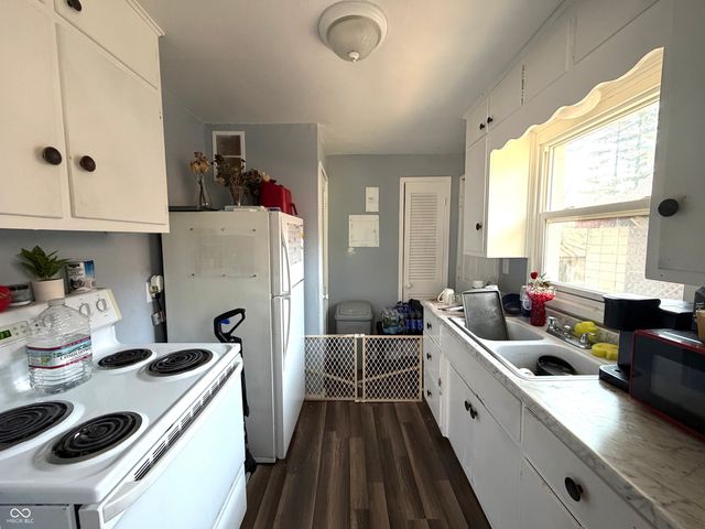 1207 E 11th Street, Anderson, IN 46012