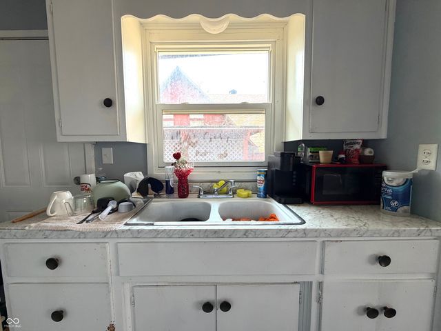 1207 E 11th Street, Anderson, IN 46012