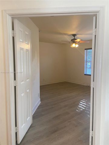 659 Verona Pl, Weston, FL 33326