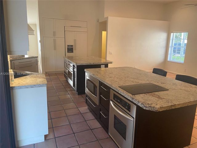 659 Verona Pl, Weston, FL 33326