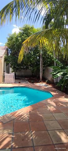 659 Verona Pl, Weston, FL 33326