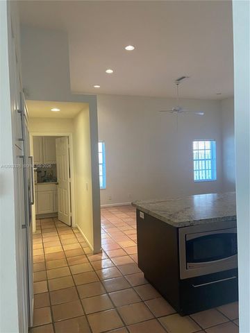659 Verona Pl, Weston, FL 33326