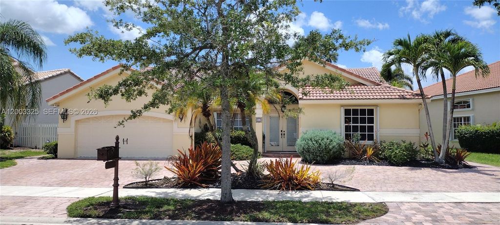 659 Verona Pl, Weston, FL 33326
