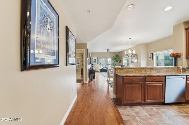 5450 E DEER VALLEY Drive 2225, Phoenix, AZ 85054