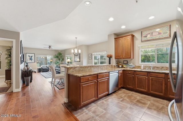 5450 E DEER VALLEY Drive 2225, Phoenix, AZ 85054