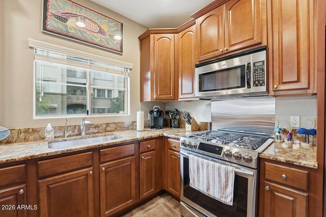 5450 E DEER VALLEY Drive 2225, Phoenix, AZ 85054