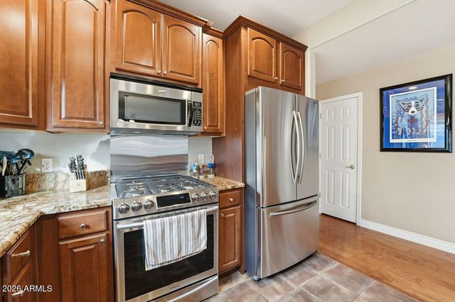 5450 E DEER VALLEY Drive 2225, Phoenix, AZ 85054