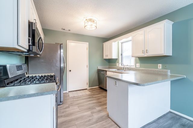 1723 Versailles Village Place, Fort Wayne, IN 46808