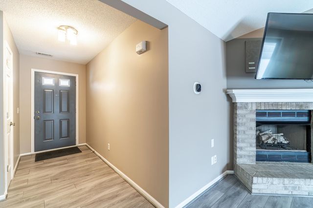 1723 Versailles Village Place, Fort Wayne, IN 46808