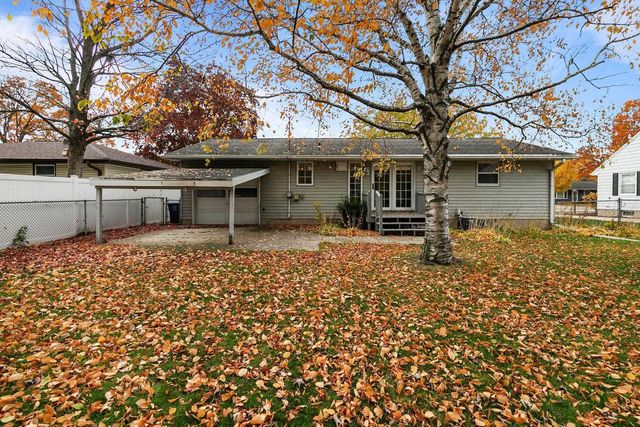 1076 SHADOW LANE, Green Bay, WI 54304