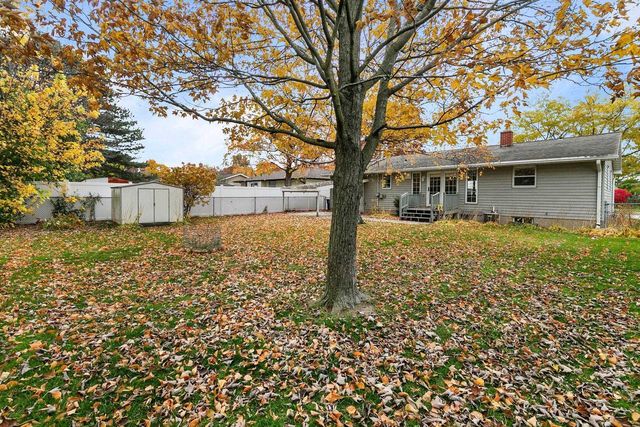 1076 SHADOW LANE, Green Bay, WI 54304