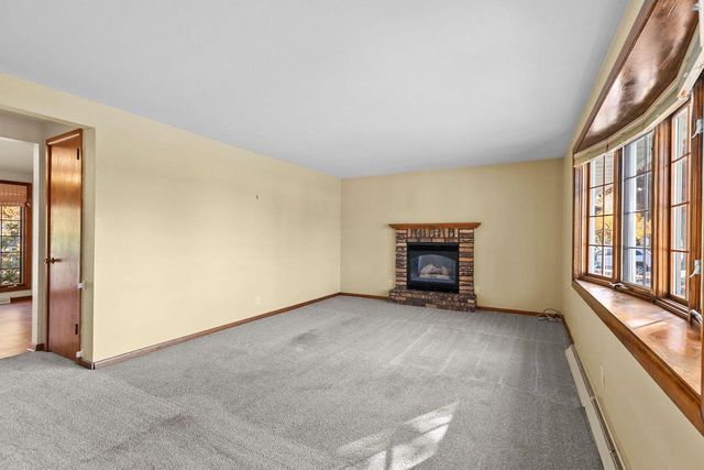 1076 SHADOW LANE, Green Bay, WI 54304