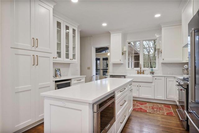 827 Hickory SW Drive, Marietta, GA 30064