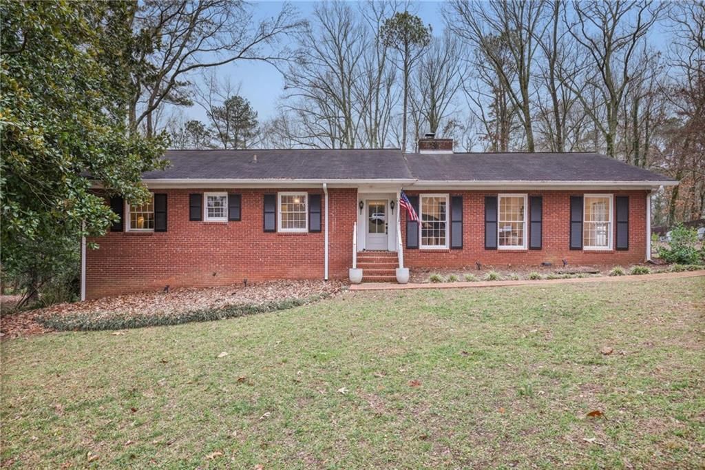 827 Hickory SW Drive, Marietta, GA 30064
