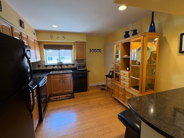 9481 BAY COLONY Drive 2S, Des Plaines, IL 60016