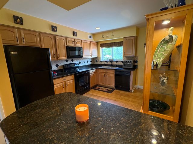9481 BAY COLONY Drive 2S, Des Plaines, IL 60016