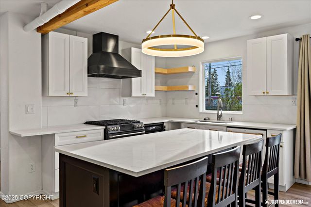 2906 W 29th Avenue, Anchorage, AK 99517