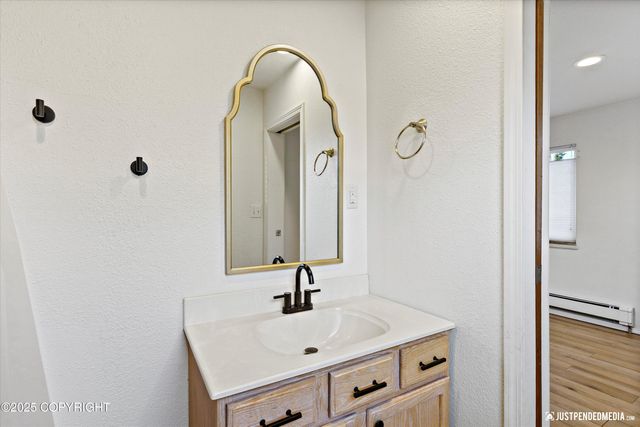 2906 W 29th Avenue, Anchorage, AK 99517