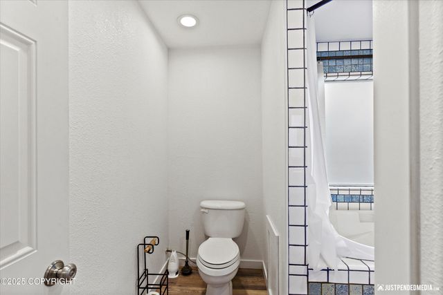 2906 W 29th Avenue, Anchorage, AK 99517