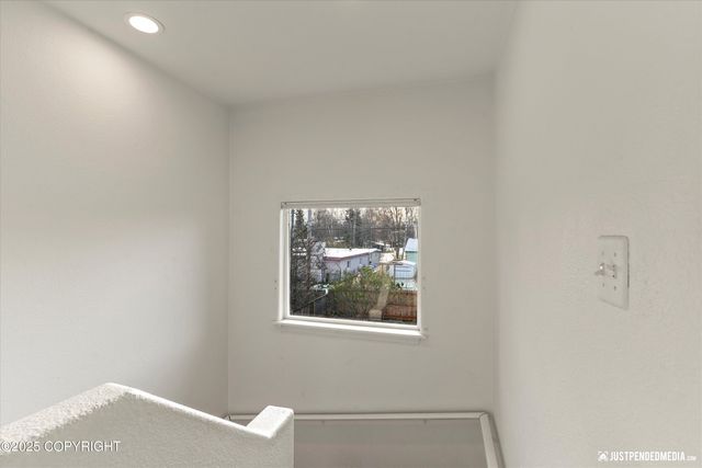 2906 W 29th Avenue, Anchorage, AK 99517