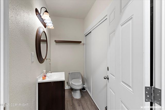 2906 W 29th Avenue, Anchorage, AK 99517