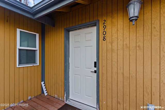 2906 W 29th Avenue, Anchorage, AK 99517