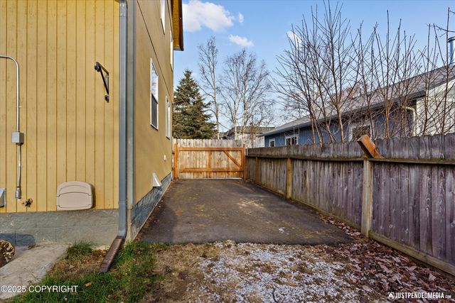 2906 W 29th Avenue, Anchorage, AK 99517
