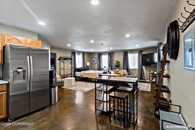 2906 W 29th Avenue, Anchorage, AK 99517