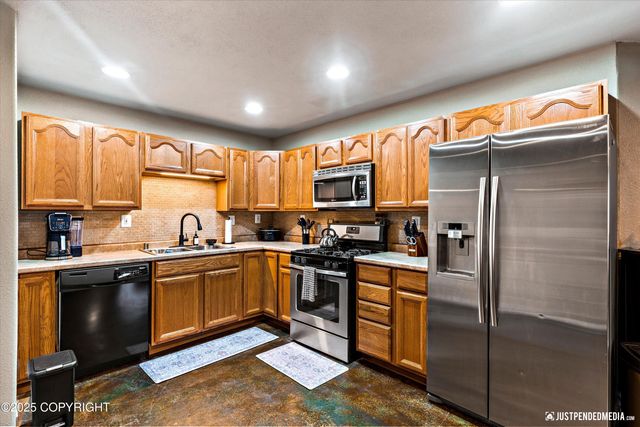 2906 W 29th Avenue, Anchorage, AK 99517