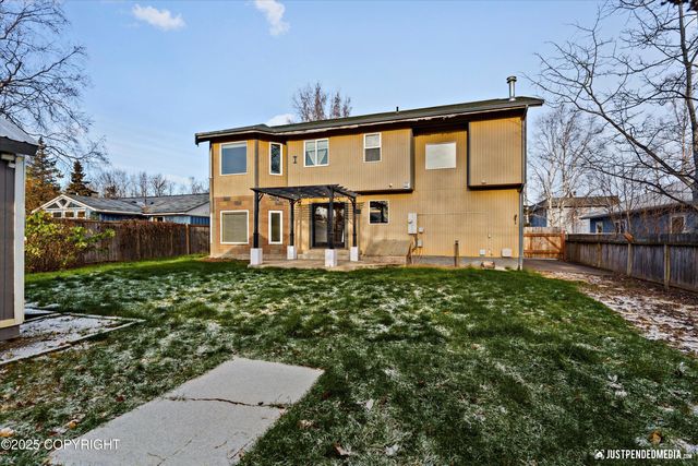 2906 W 29th Avenue, Anchorage, AK 99517