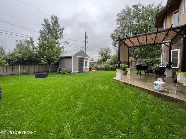 2906 W 29th Avenue, Anchorage, AK 99517