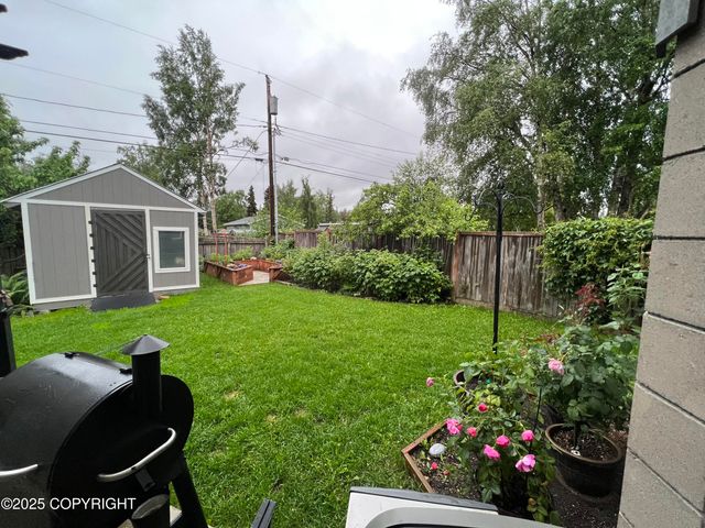 2906 W 29th Avenue, Anchorage, AK 99517