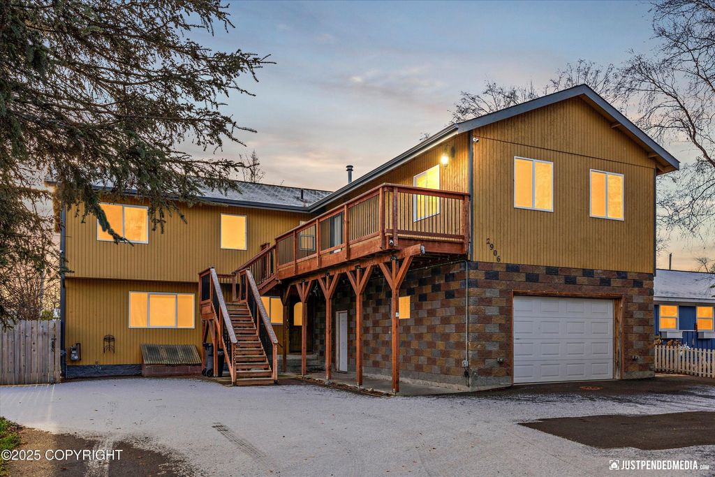 2906 W 29th Avenue, Anchorage, AK 99517