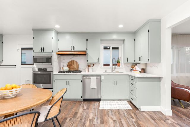 104 Columbia Ave, Roseville, CA 95678