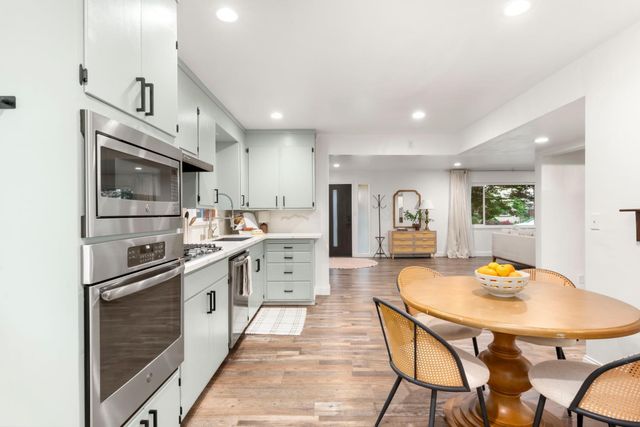 104 Columbia Ave, Roseville, CA 95678