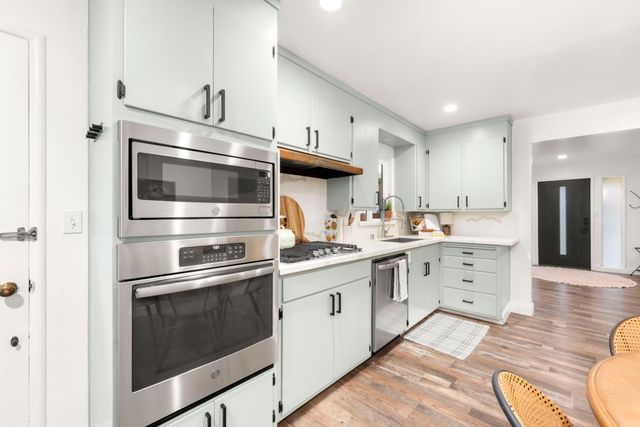 104 Columbia Ave, Roseville, CA 95678