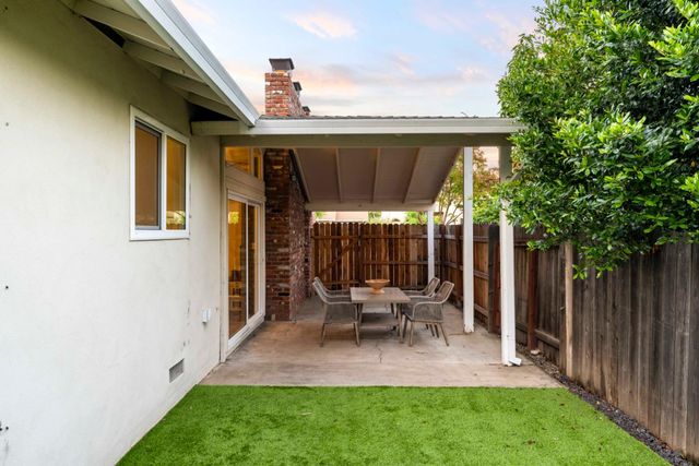 104 Columbia Ave, Roseville, CA 95678