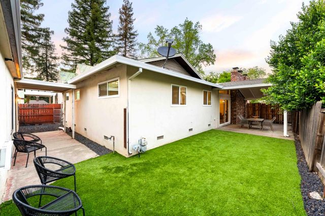 104 Columbia Ave, Roseville, CA 95678