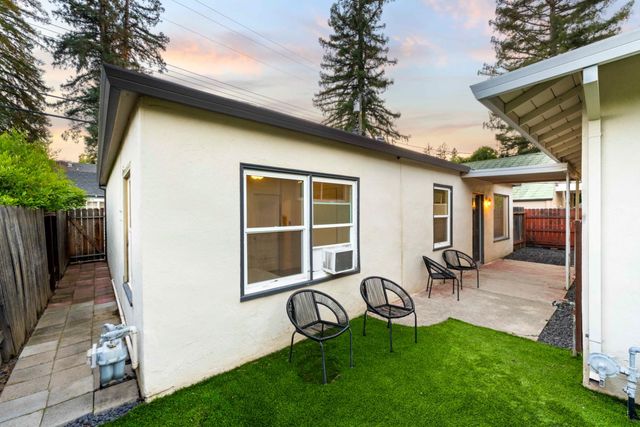 104 Columbia Ave, Roseville, CA 95678