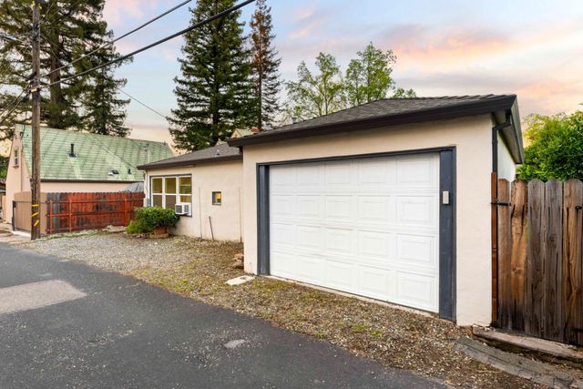104 Columbia Ave, Roseville, CA 95678