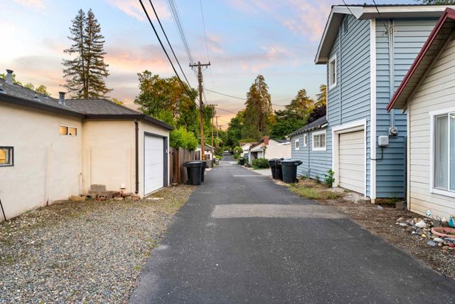 104 Columbia Ave, Roseville, CA 95678