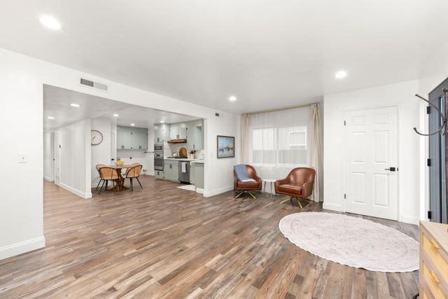 104 Columbia Ave, Roseville, CA 95678