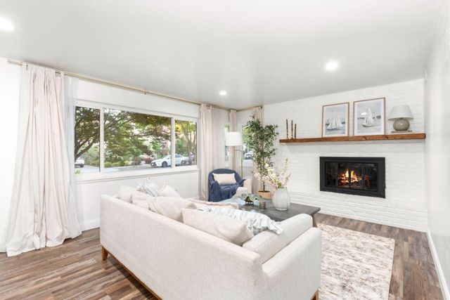 104 Columbia Ave, Roseville, CA 95678