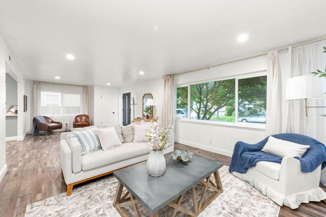 104 Columbia Ave, Roseville, CA 95678