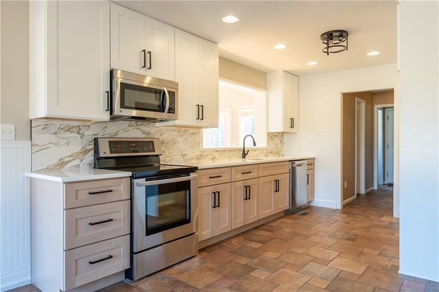 328 Phillips Lee Road, Hiram, GA 30141